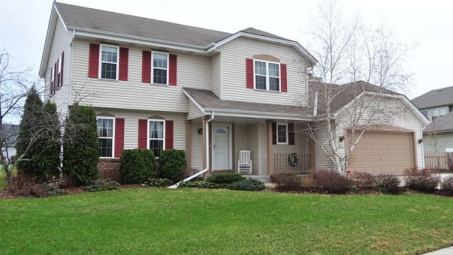 1st image of W213N16600 Glen Brooke Dr