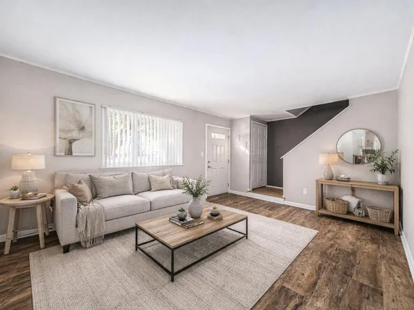 3342 Williamsburg Rd, Ann Arbor, MI 48108