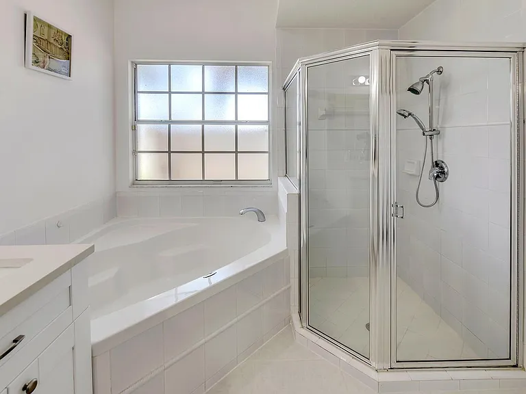 1935 Primrose Ln — Photo 23