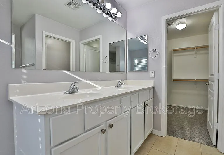 3879 E Santa Fe Ln — Photo 21