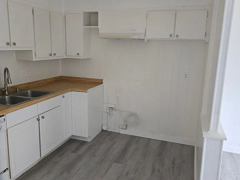 2525 W Monroe St — Photo 3