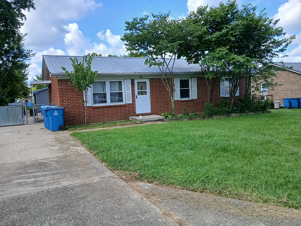 3 bed, 1125 sqft, $1,250 — Photo 2