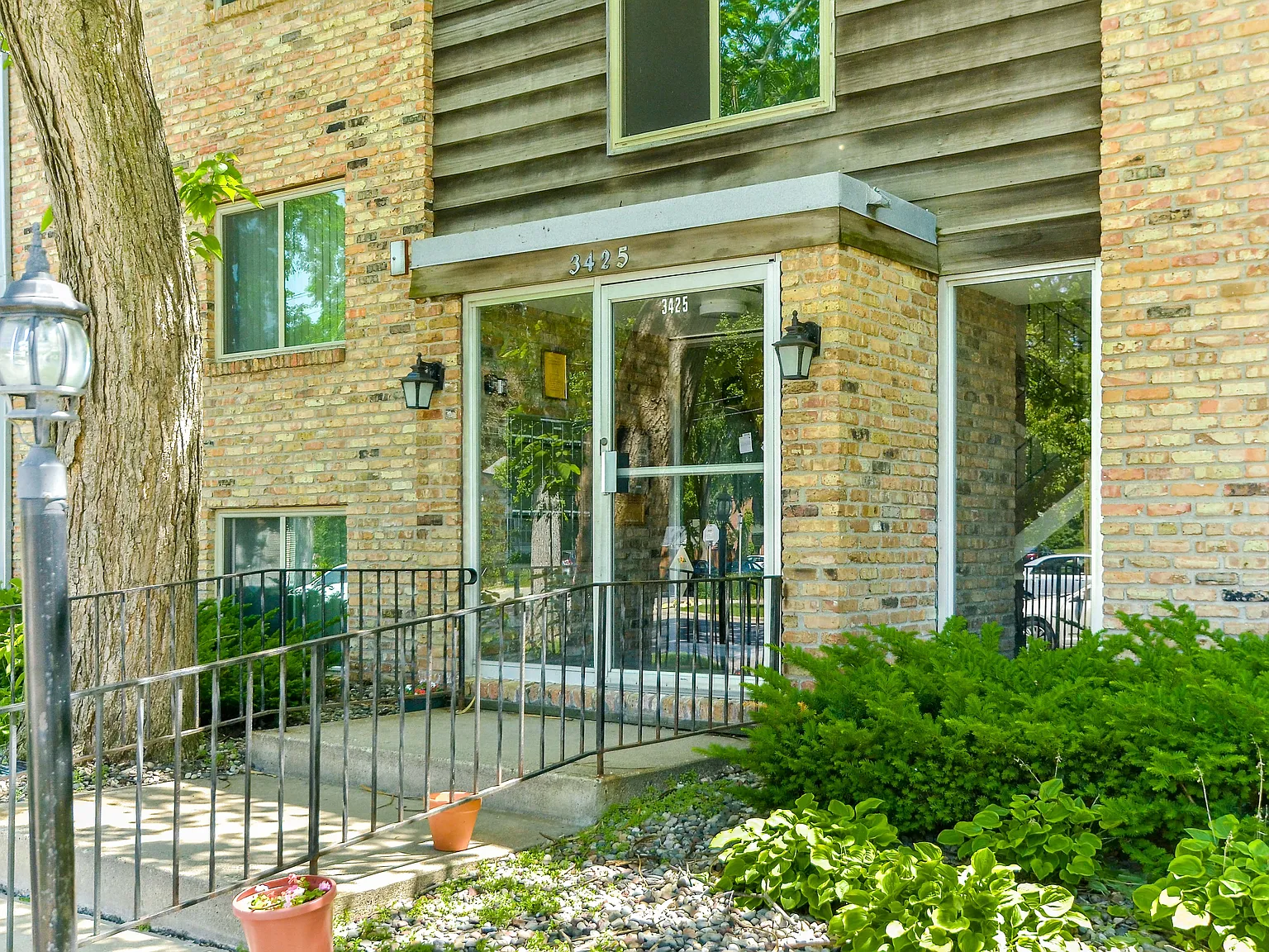 50th Street Apartments — Photo 3