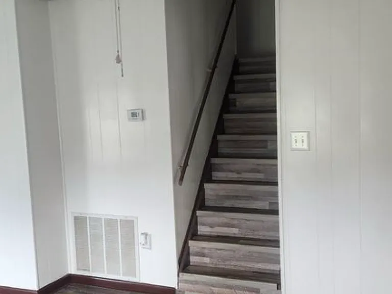 413 Michigan Ave — Photo 2