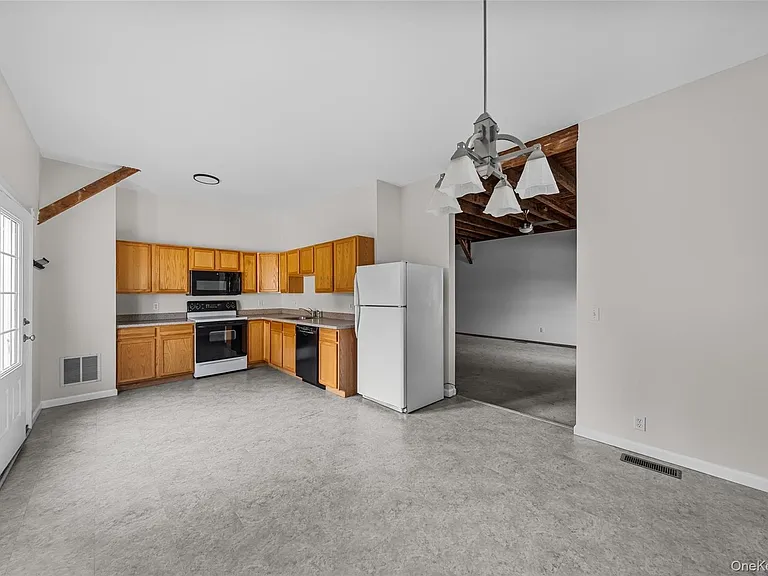 1-18 Willow Way #7 — Photo 11
