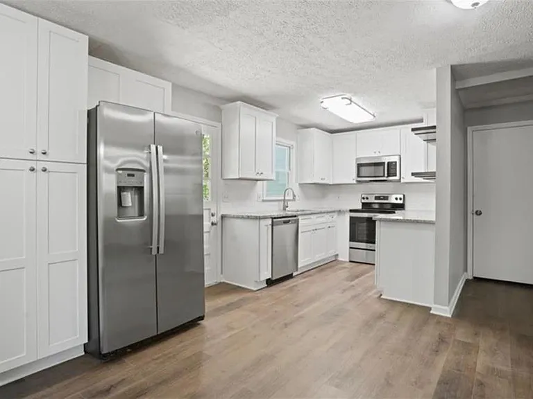 703 Navaho Ct — Photo 4
