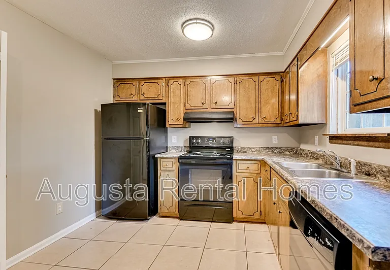 160 Chalet North Ct — Photo 18