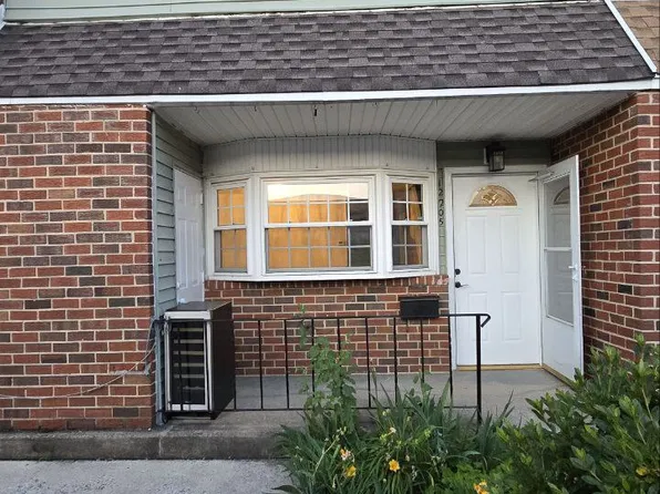 12205 Rambler Rd, Philadelphia, PA 19154