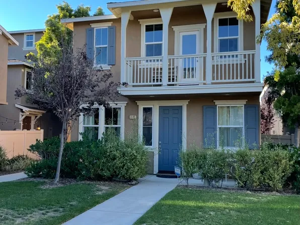 3145 Lisbon Ln, Oxnard, CA 93036