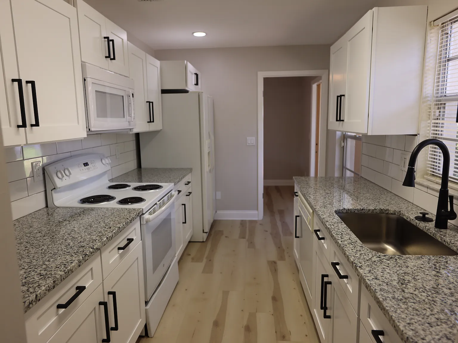 2 bed, 1218 sqft, $1,800 — Photo 4