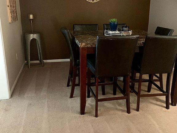 3rd image of 7 Meadowlawn Dr Unit 2