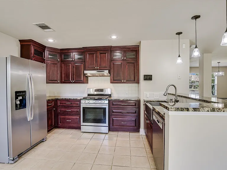 8111 Hawick Dr — Photo 8