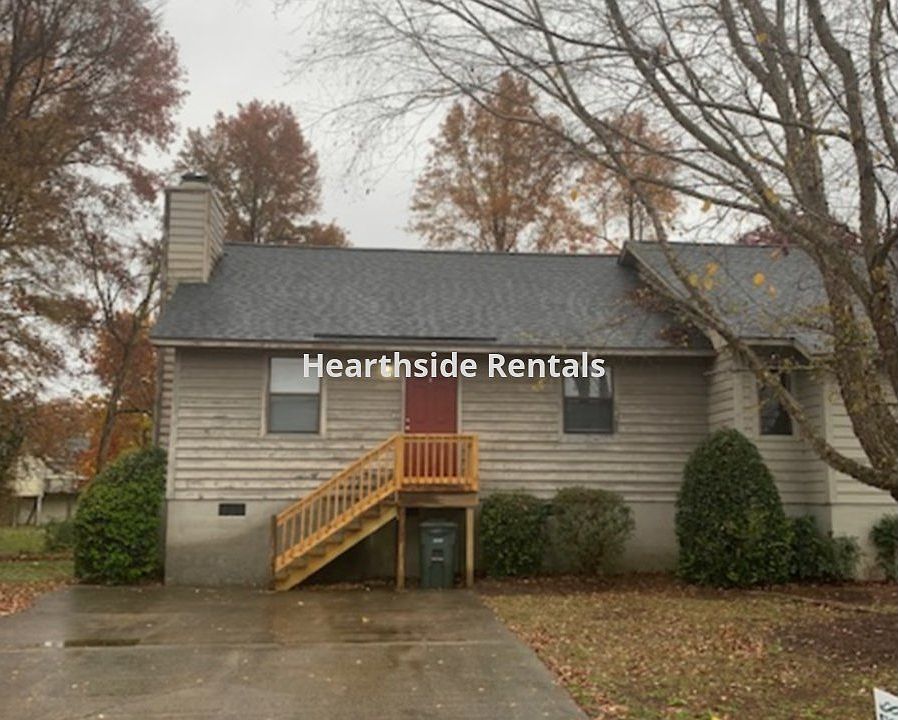 1st image of 211A Wyndham Cir