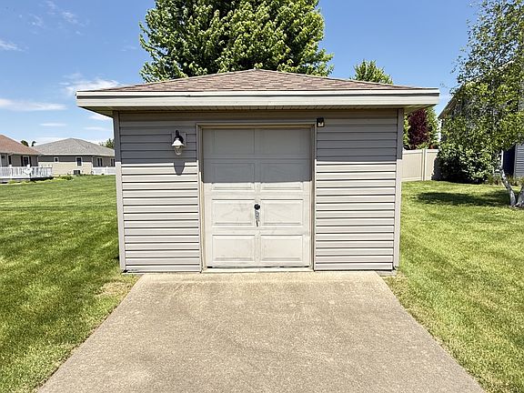 4th image of 50 Mary Senica Ct