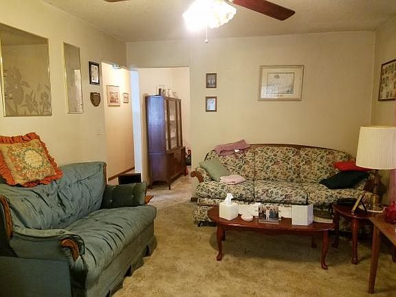 4th image of 121 Vine Ave