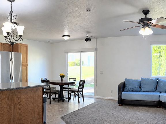 4th image of 1266 W Bridalwood Loop