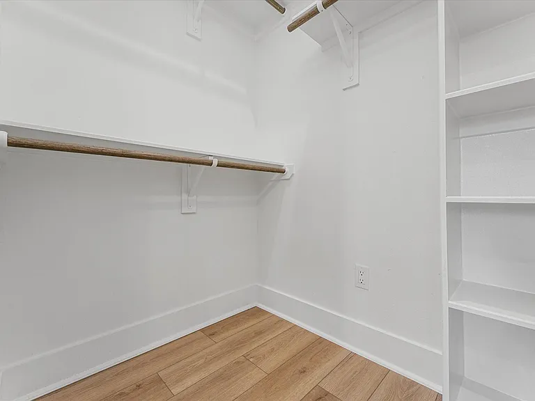 8324 Williamsdell St — Photo 16