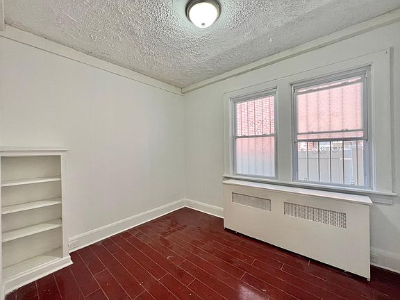 5th image of 3527 Utopia Pkwy Floor 1