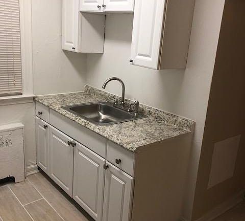 4th image of 5789 Kemble Ave #1