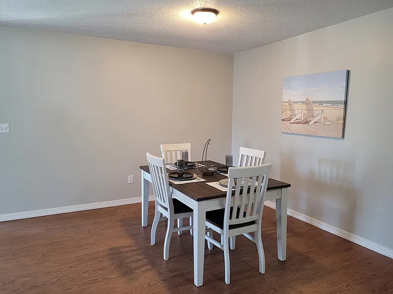1215 N Main St #9 — Photo 3