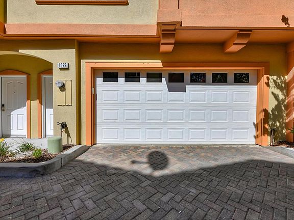 3rd image of 1029 Helen Ave