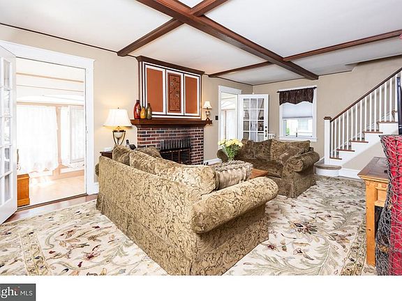 4th image of 63 Beech Ave