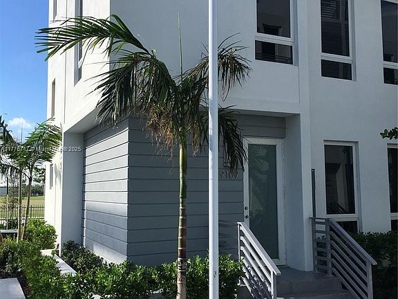 4th image of 9109 NW 33rd St
