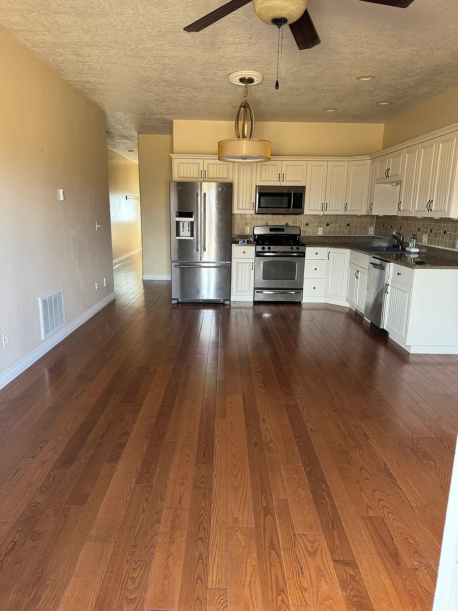 Building Photo - 1630 Gateway Dr #4