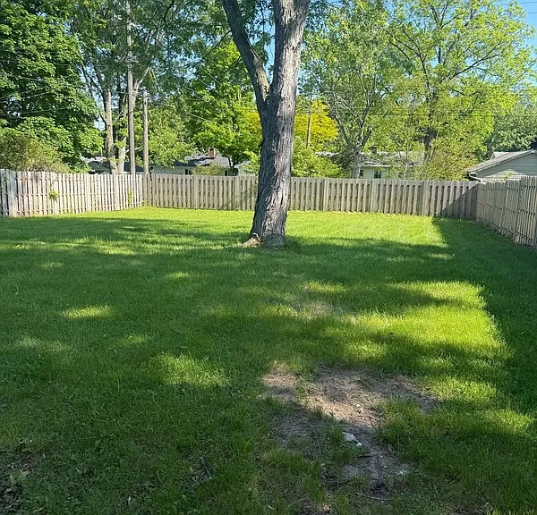 372 Highland Dr — Photo 3