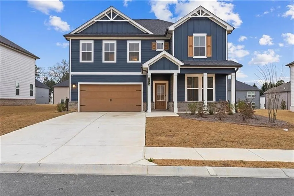 5 bed, 3.0 bath, 2844 sqft, $3,700 — Photo 1