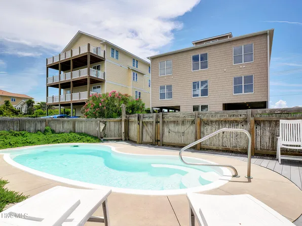 98 Oleander Court, Surf City, NC 28445