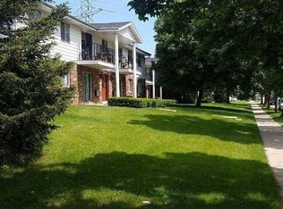 1222 Fleetfoot Dr #211, Waukesha, WI 53186