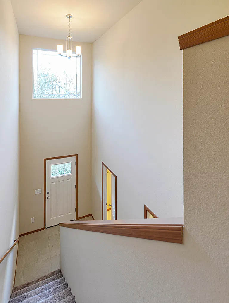 3 bed, 2.5 bath, 1795 sqft, $2,745 — Photo 2