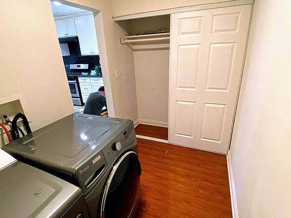 3rd image of 1328 W 74th St Room 2