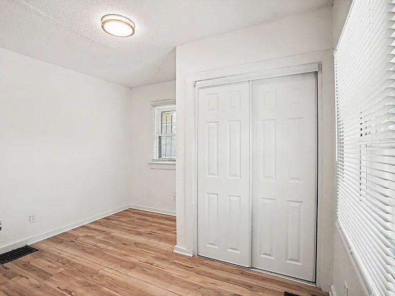 5013 S Benton Ave — Photo 8