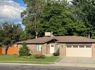 10029 S Countrywood Dr, Sandy, UT 84092