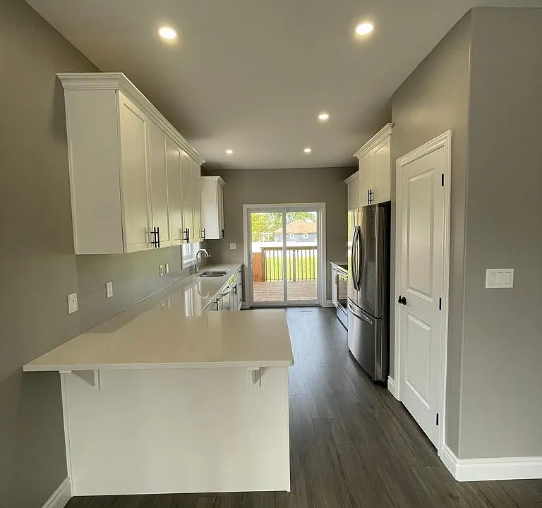 10 Redwood Dr