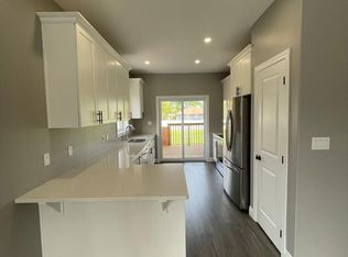 10 Redwood Dr, Belleville, ON K8N 0K4