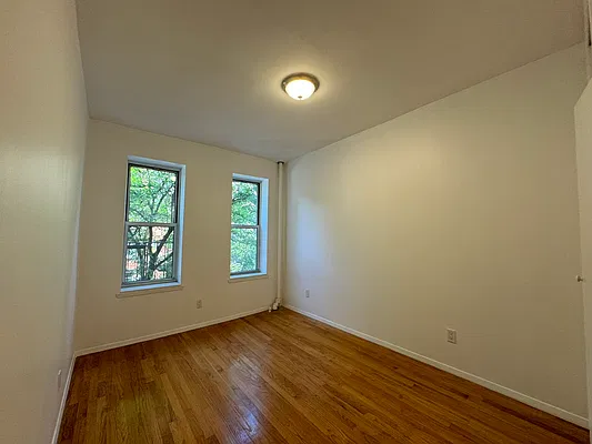 Rented by Compass | media 21