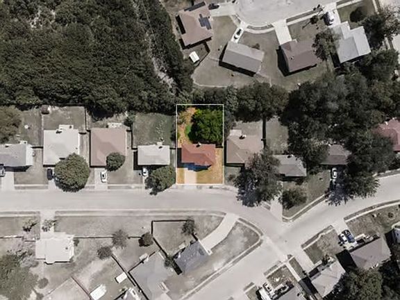 5th image of 906 Tanner Rd
