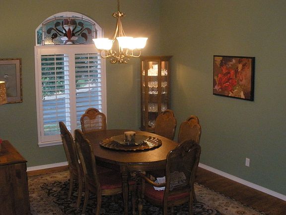 Formal Dining with Vaulted Ceilings