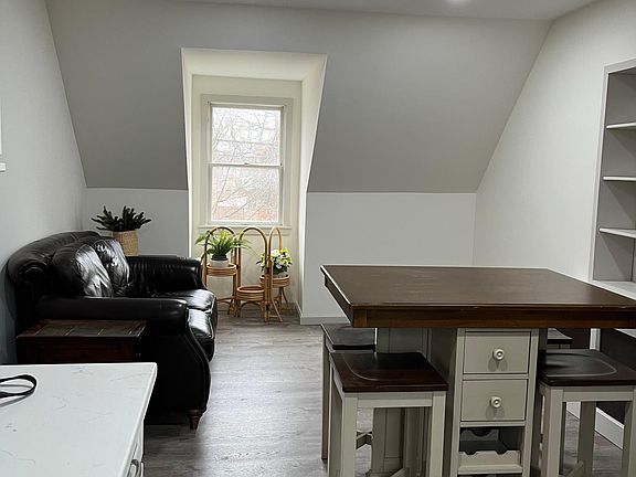4th image of 256 N Wellwood Ave