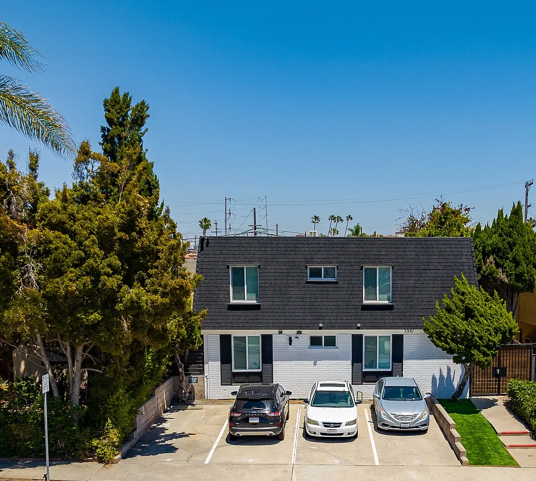2 bed, 755 sqft, $3,150 — Photo 3