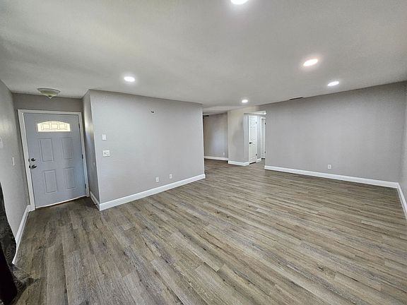 5th image of 760 Castle Oaks Dr