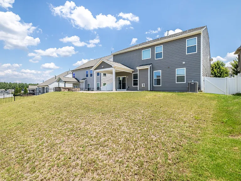 1069 Pennington Dr — Photo 43