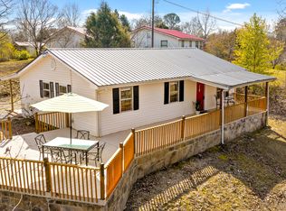 10364 Lovell Rd, Soddy Daisy, TN 37379