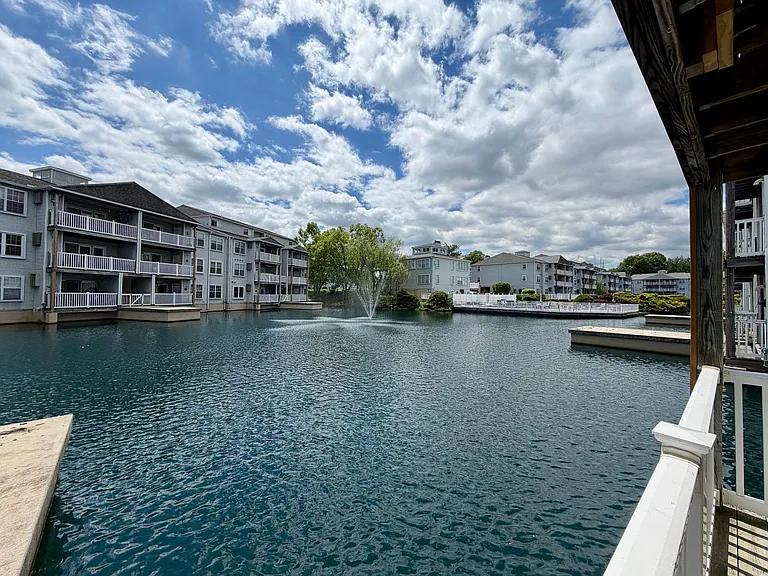 401 Waters Edge Dr — Photo 8