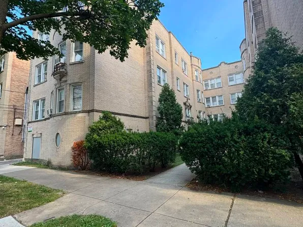 2751 W Arthur Ave APT 2, Chicago, IL 60645