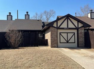 1633 Queens Towne, Midwest City, OK 73130