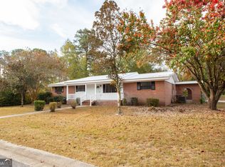 407 Pineview Dr, Waycross, GA 31501